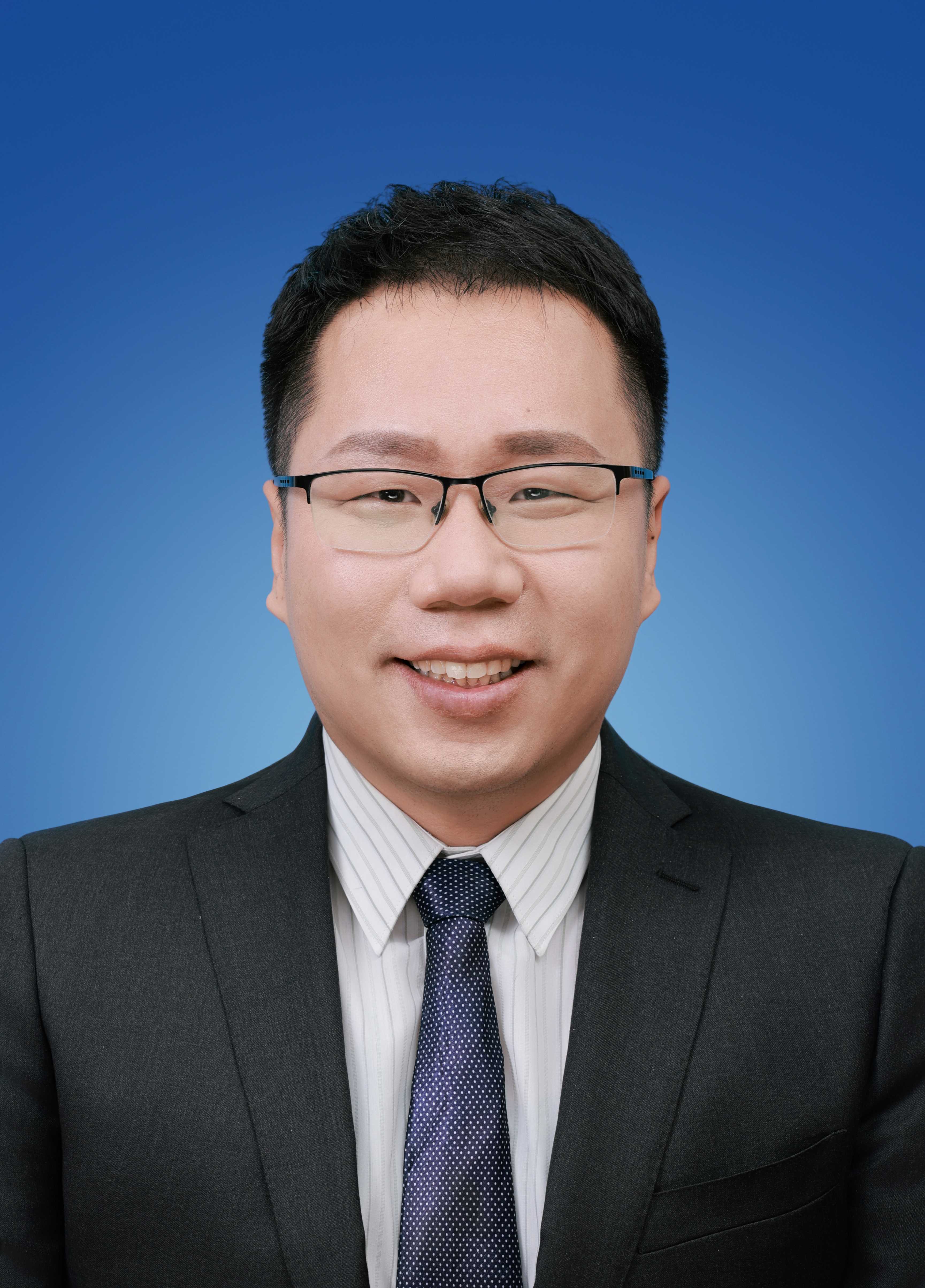 证件照小于5M.jpg