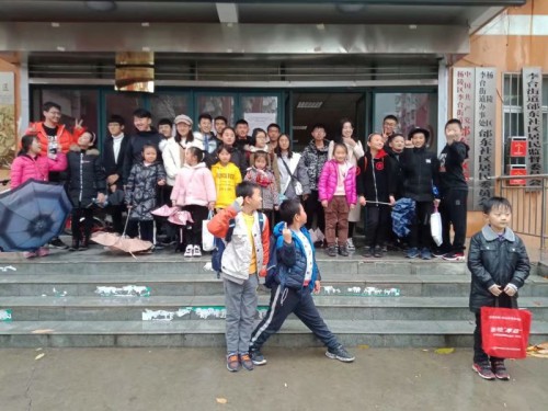 680c3e3bbae44bdc8f82f1cda6c7fc88.jpeg 合影.jpeg