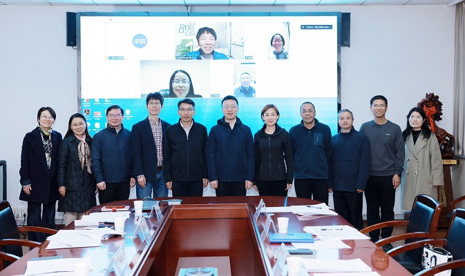 与会人员合影.jpg